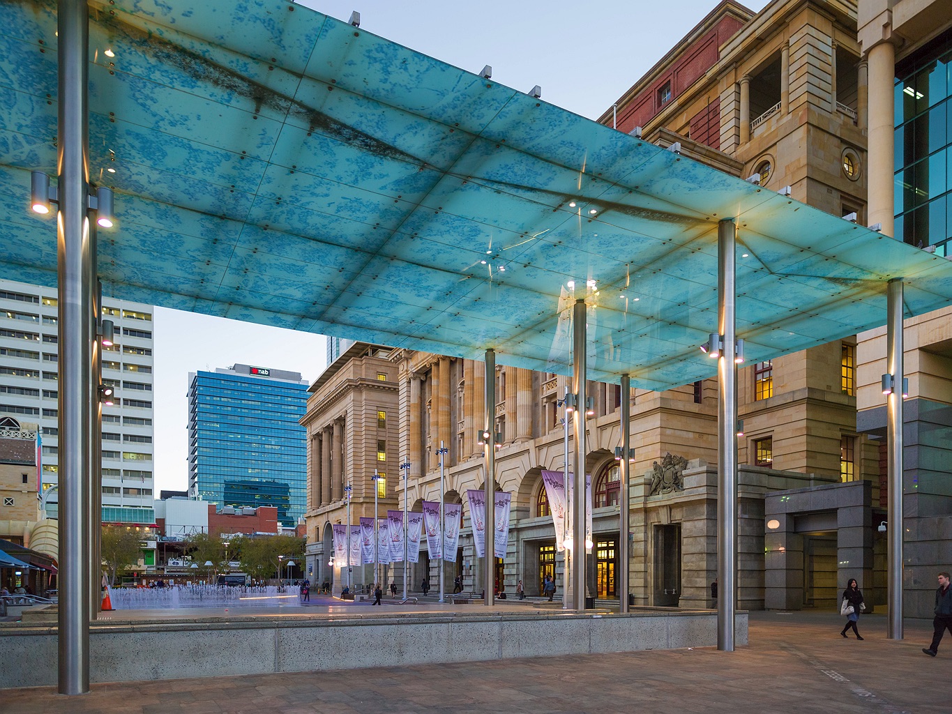 forrest-place-glass-shelter