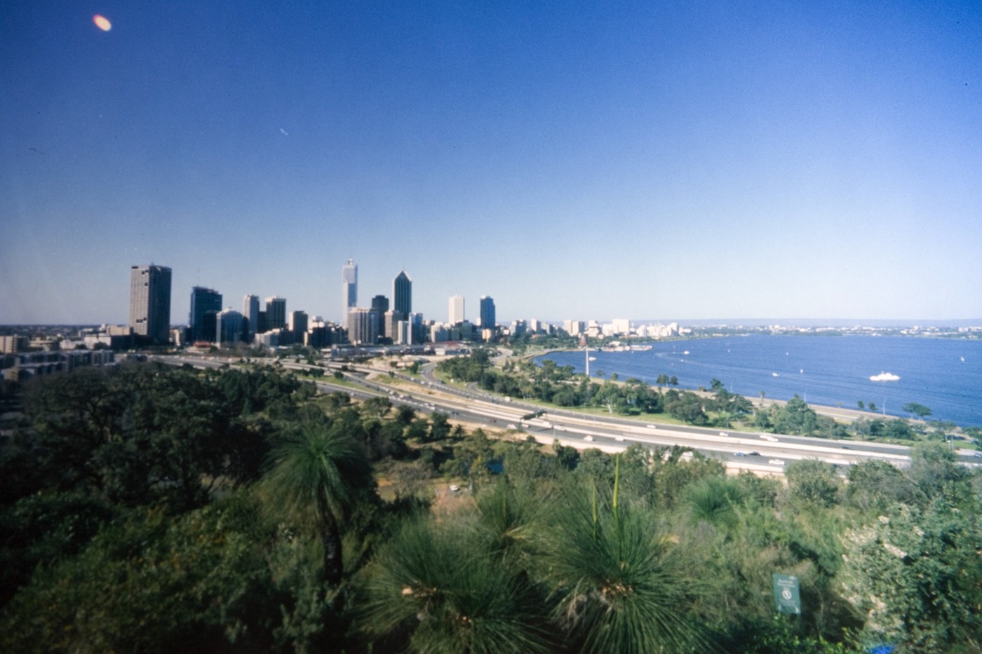 2_old-photo-perth-city-skyline-2003