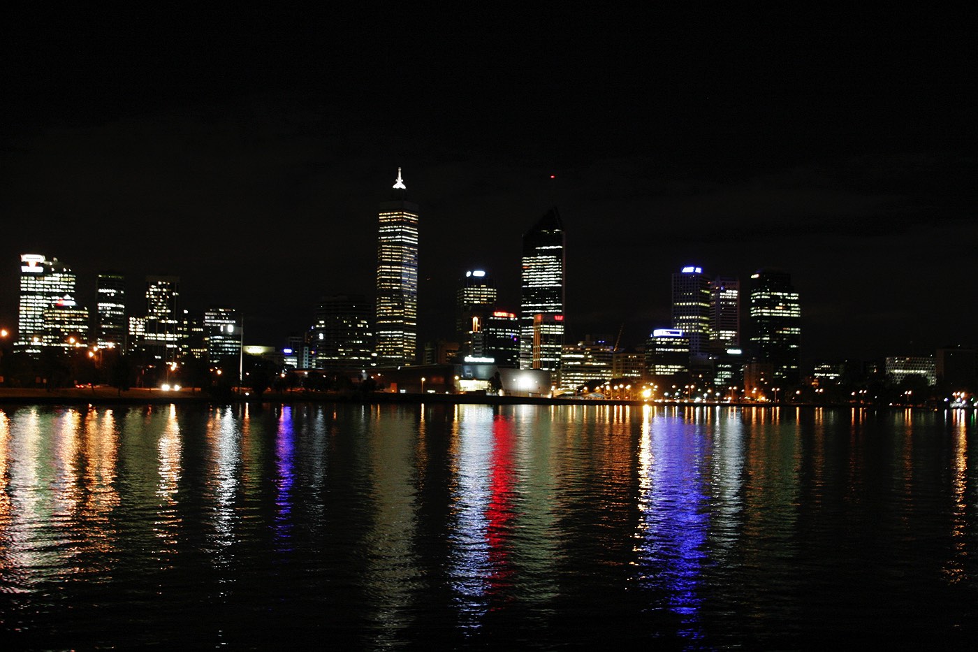 3_old-photo-perth-city-skyline-2007
