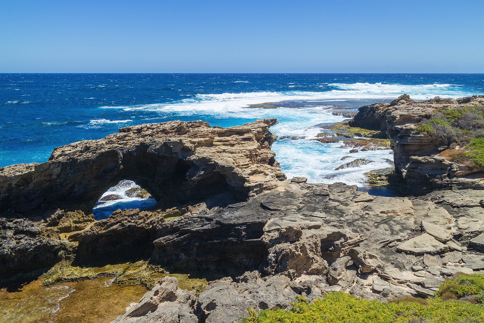 cape-vlamingh-coast-rocks-rottnest